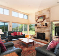 Bottlebrush Lodge - Great views and a pool - Yamba Accommodation