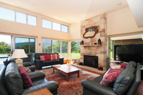 Bottlebrush Lodge - Great Views And A Pool! - Yamba Accommodation 0