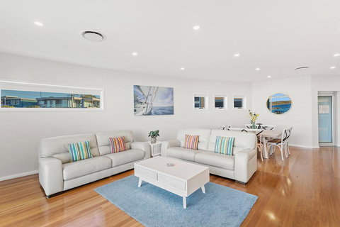 Boulder Bay Rd 2/2 - Fingal Bay - Yamba Accommodation 2