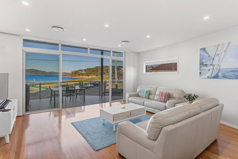 Boulder Bay Rd 2/2 - Fingal Bay - Yamba Accommodation 1