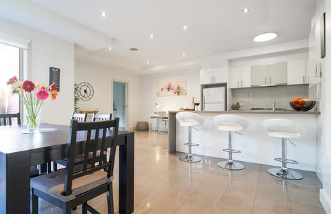 Boutique Stays - Mentone Abode - Yamba Accommodation 2