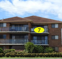 Braemar 7 - On The Lake - Yamba Accommodation