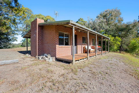 Braeside Cabin Four - Ziera - Yamba Accommodation 0