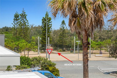 BRAND NEW OCEAN AVENUE TOWNHOUSE - Yamba Accommodation 2