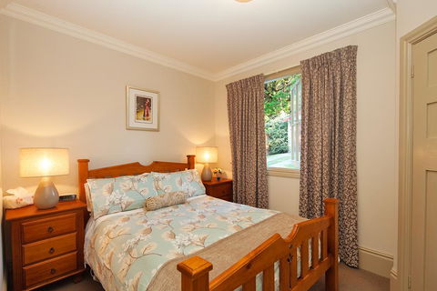 Brantwood Cottage Luxury Accommodation - Yamba Accommodation 3