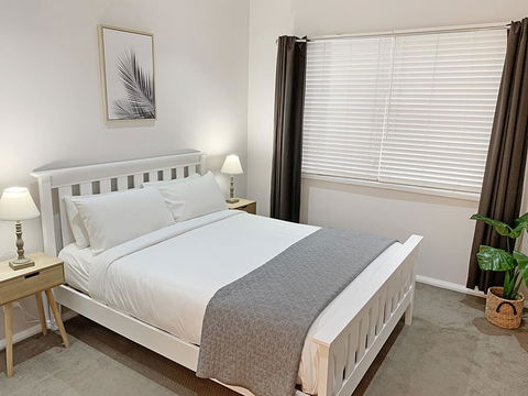 Bright 3-bedroom Apartment - Central Armidale - Yamba Accommodation 2