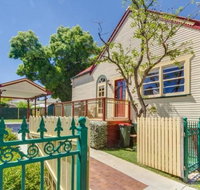 Bright 3-bedroom apartment - Central Armidale - Yamba Accommodation