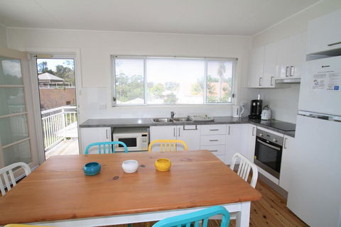 Bright And Breezy - Yamba Accommodation 2