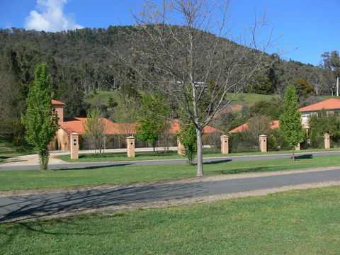 Bright On Track - Yamba Accommodation 0