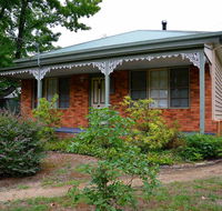 Bright River Cottage - Yamba Accommodation