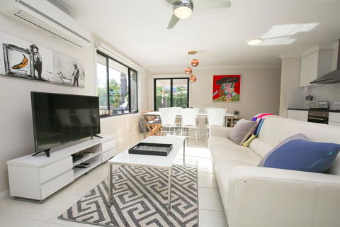 Bright Uptown - Yamba Accommodation 3