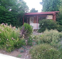 Bright's Wombat's Retreat - Yamba Accommodation