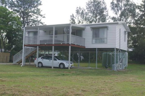 Broke Village Hideaway - Yamba Accommodation 0