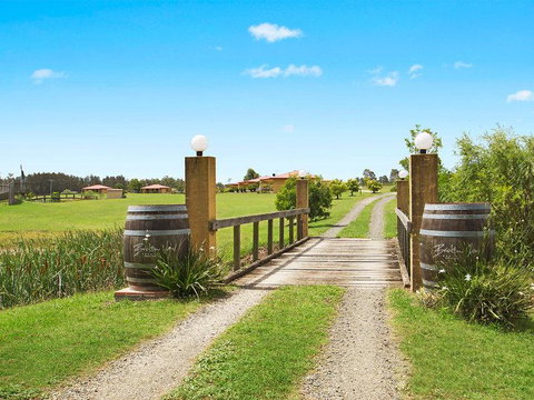 Broken View Estate - Yamba Accommodation 2