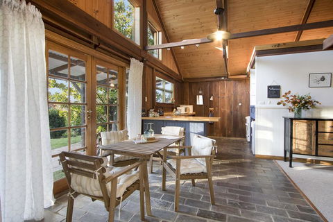 BROWNS COTTAGE - Yamba Accommodation 2