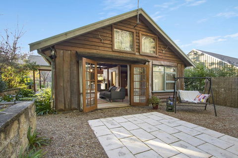 BROWNS COTTAGE - Yamba Accommodation 1