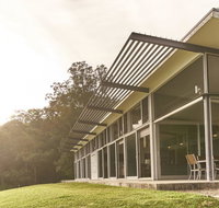 Bundaleer - Architect designed stunning views - Yamba Accommodation