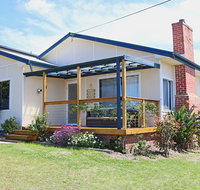 Bungo Beach house - Pet Friendly home - Yamba Accommodation