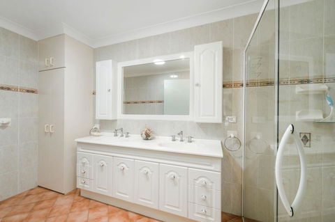 Burkeys, 5 Main Street - Yamba Accommodation 1