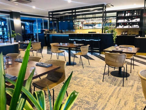 Burnett Riverside Hotel - Yamba Accommodation 1