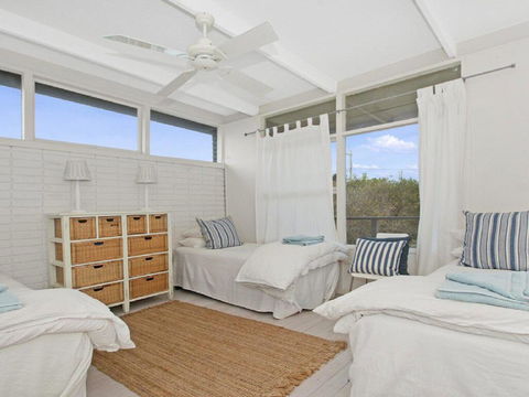 By The Sea - SPECIAL OFFER 3 FOR 2 - Yamba Accommodation 3