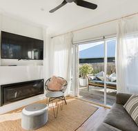 By The Seaside - Yamba Accommodation
