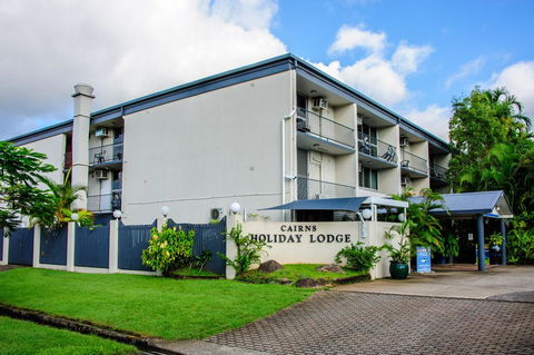 Cairns Holiday Lodge - Yamba Accommodation 0