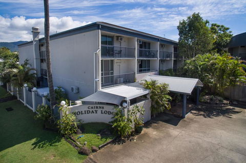Cairns Holiday Lodge - Yamba Accommodation 1