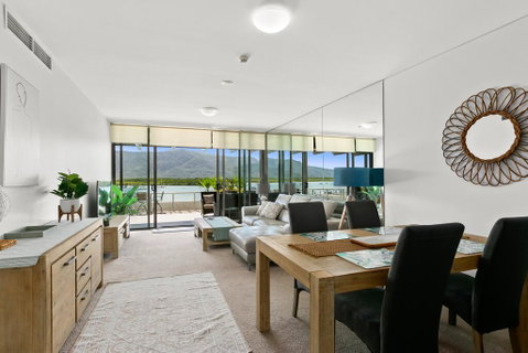 Cairns Waterfront - Harbourlights - Yamba Accommodation 3