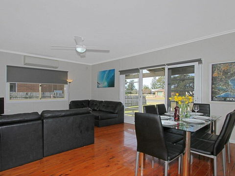 Callala Beach Cottage - Charm And Character - Yamba Accommodation 2