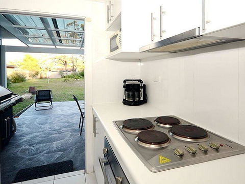 Callala Sun - Modern And Functional - Yamba Accommodation 1