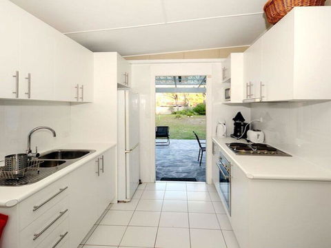 Callala Sun - Modern And Functional - Yamba Accommodation 2
