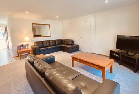Cam Way Estate - Yamba Accommodation 1