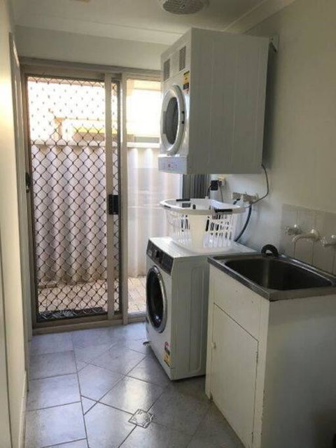 Canalside Family Getaway - Yamba Accommodation 3