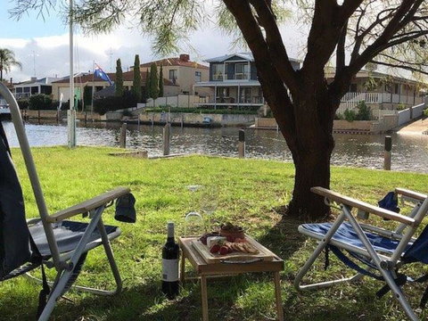 Canalside Family Getaway - Yamba Accommodation 1