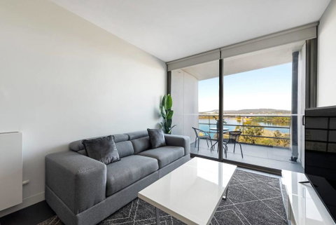 Canberra Luxury Apartment 5 - Yamba Accommodation 0