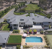 Canberra Luxury Estate - Yamba Accommodation