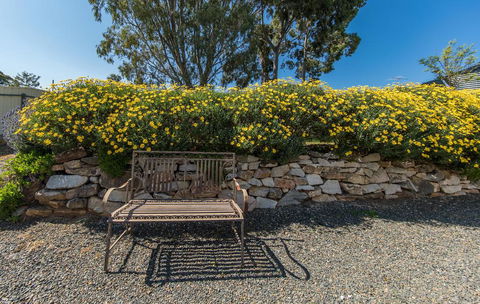 Captain Rodda's Cottage - Yamba Accommodation 3