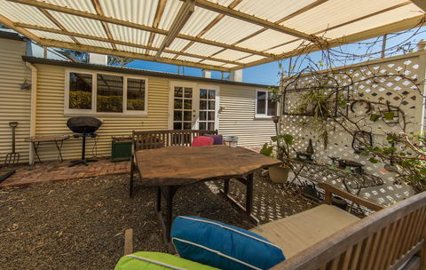 Captain Rodda's Cottage - Yamba Accommodation 2