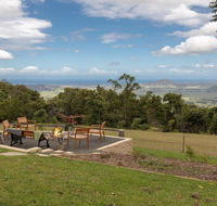 Captain's Lookout - elevated ocean views rural stay - Yamba Accommodation