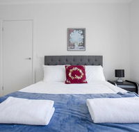 Captivating large 4BRNarre Warren - Yamba Accommodation