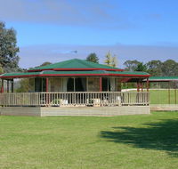 Carolynnes Cottages - Yamba Accommodation