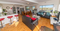 Carrickalinga SeaHaven Coastal Escape-4BRM - 29 Riverview Drive