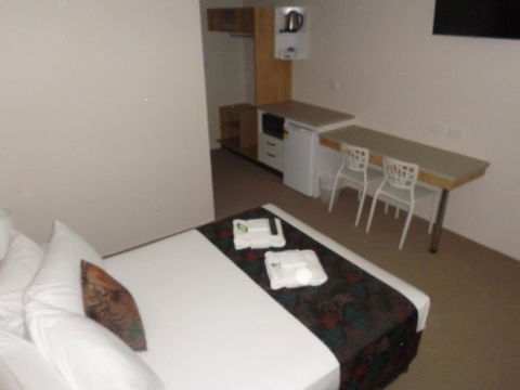 Castle Crest Motel - Yamba Accommodation 3