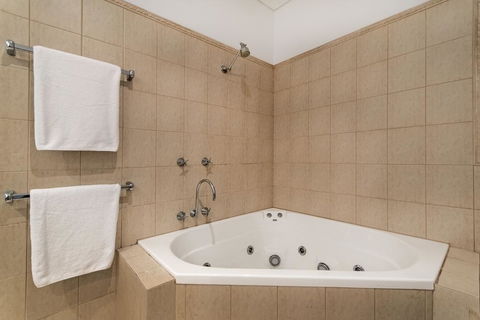 Catalina - Port Douglas - Yamba Accommodation 1