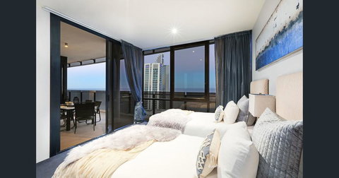 Cavill Avenue Luxury Private Apartments - Yamba Accommodation 2
