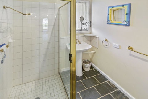 Cedar Cottage - Close To Water And Pet Friendly - Yamba Accommodation 1