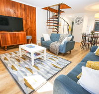 Cedar Holiday Units - Apartment 5 - Yamba Accommodation