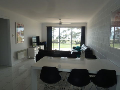 Central Luxury With Fabulous Views - Yamba Accommodation 3
