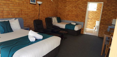 Centrepoint Motel Deniliquin - Yamba Accommodation 0